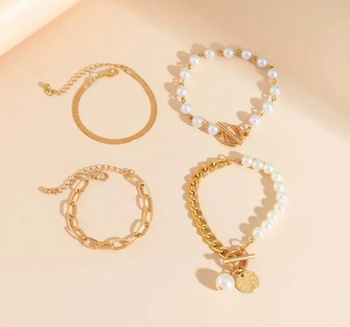4 Piece Pearl Mix Bracelet Set