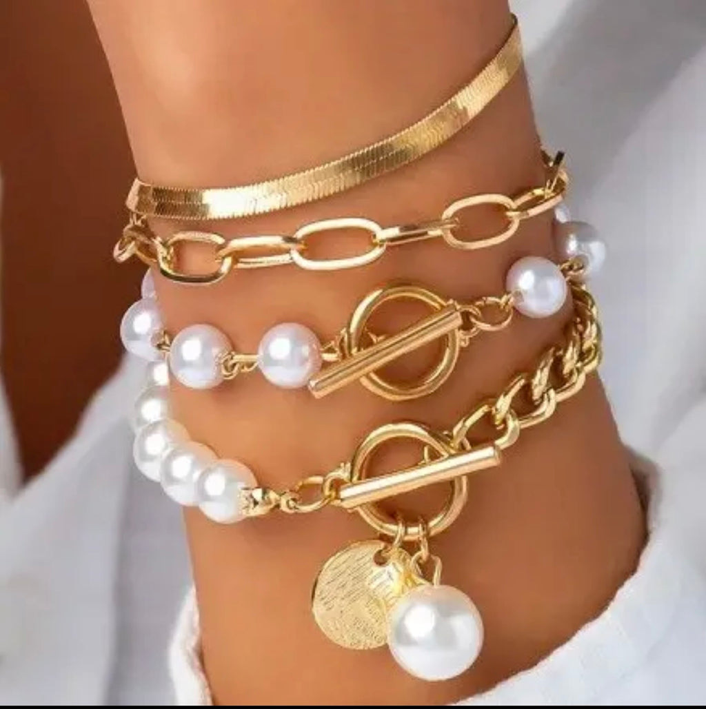 4 Piece Pearl Mix Bracelet Set
