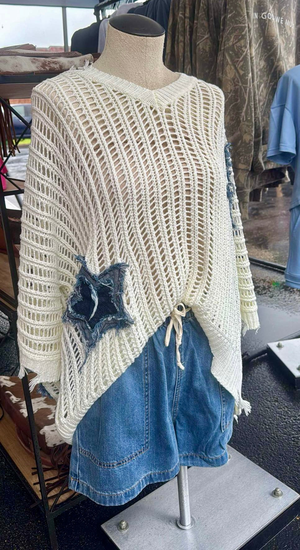 Distressed Star Knit Pullover