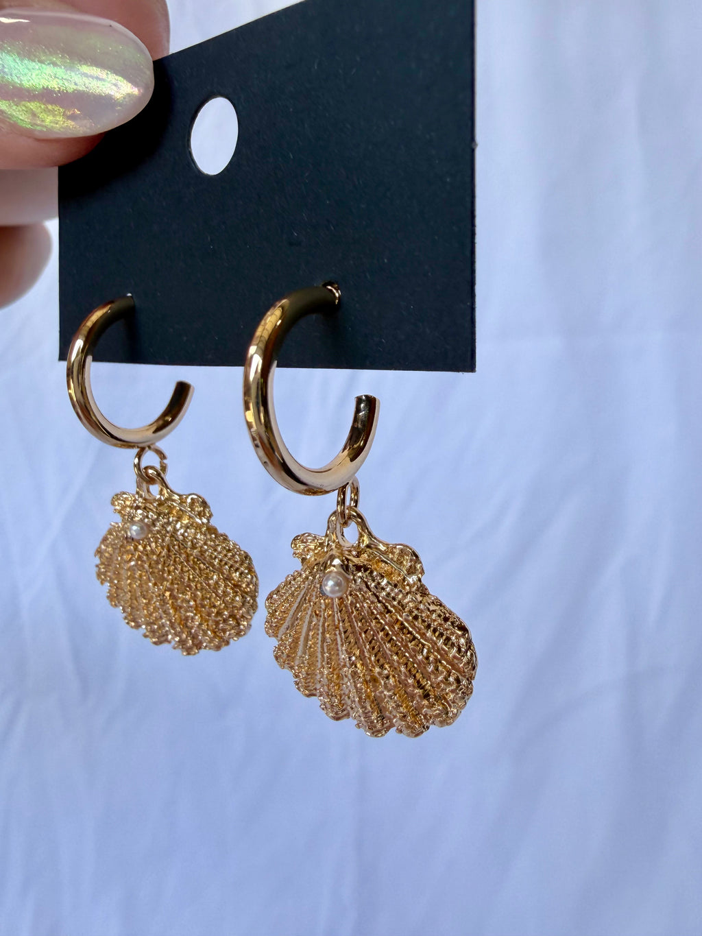 Seashell Earrings w/ Pearl