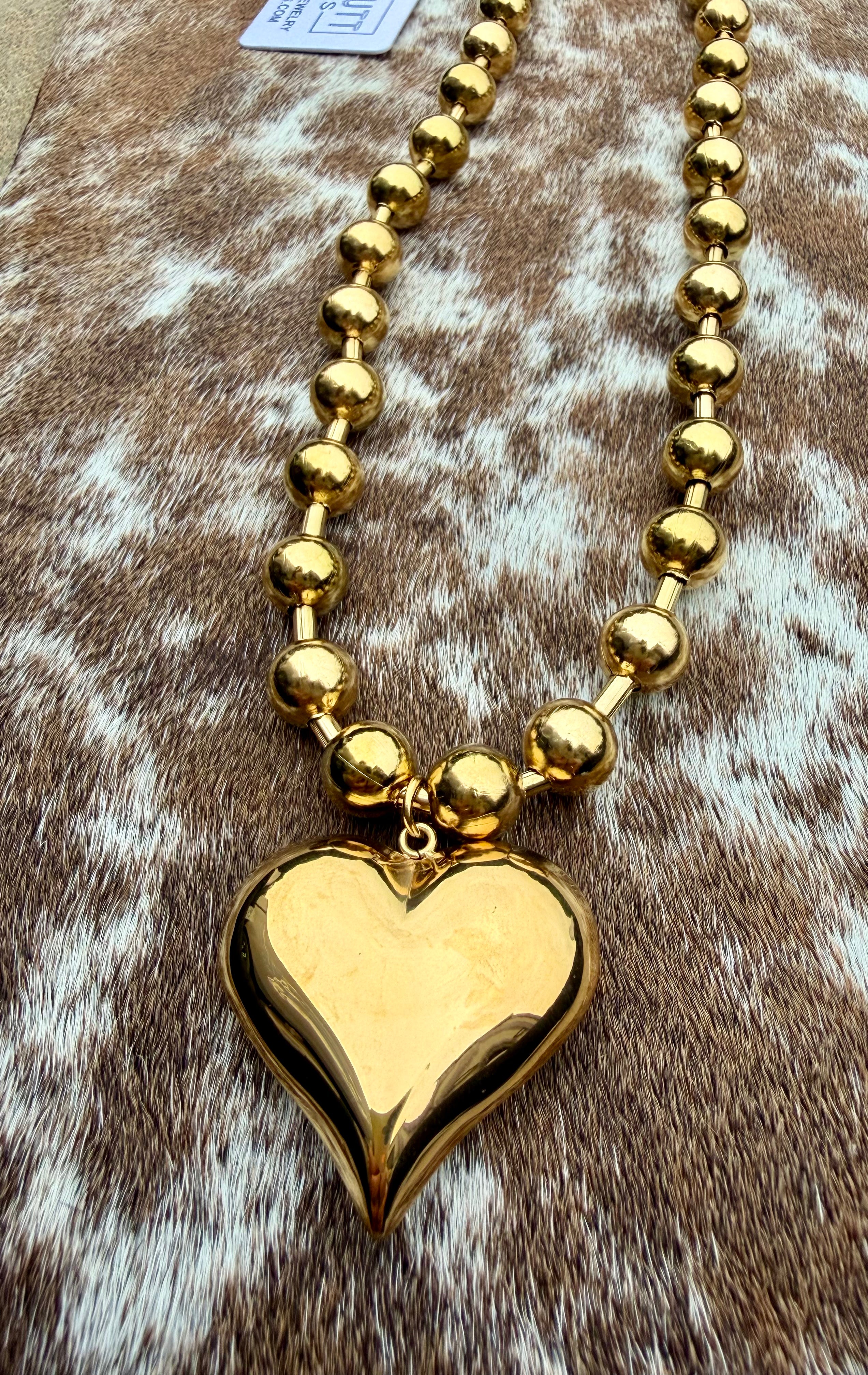 Chansutt Pearls Chunky Heart Necklace