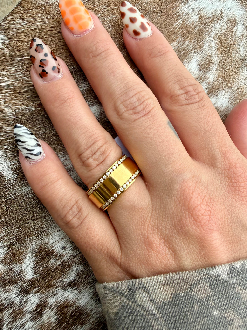 Chansutt Pearls Lily Ring