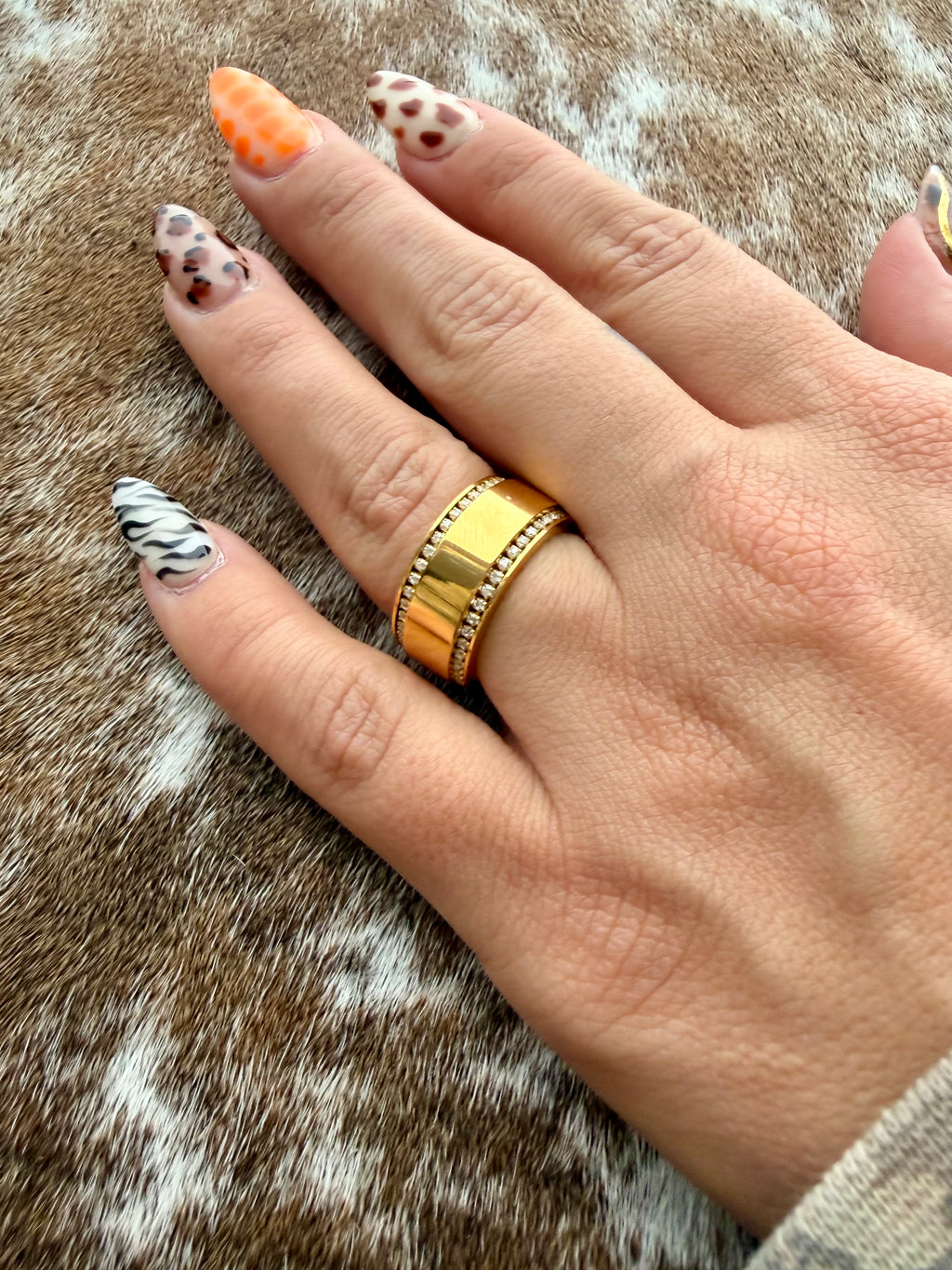 Chansutt Pearls Lily Ring