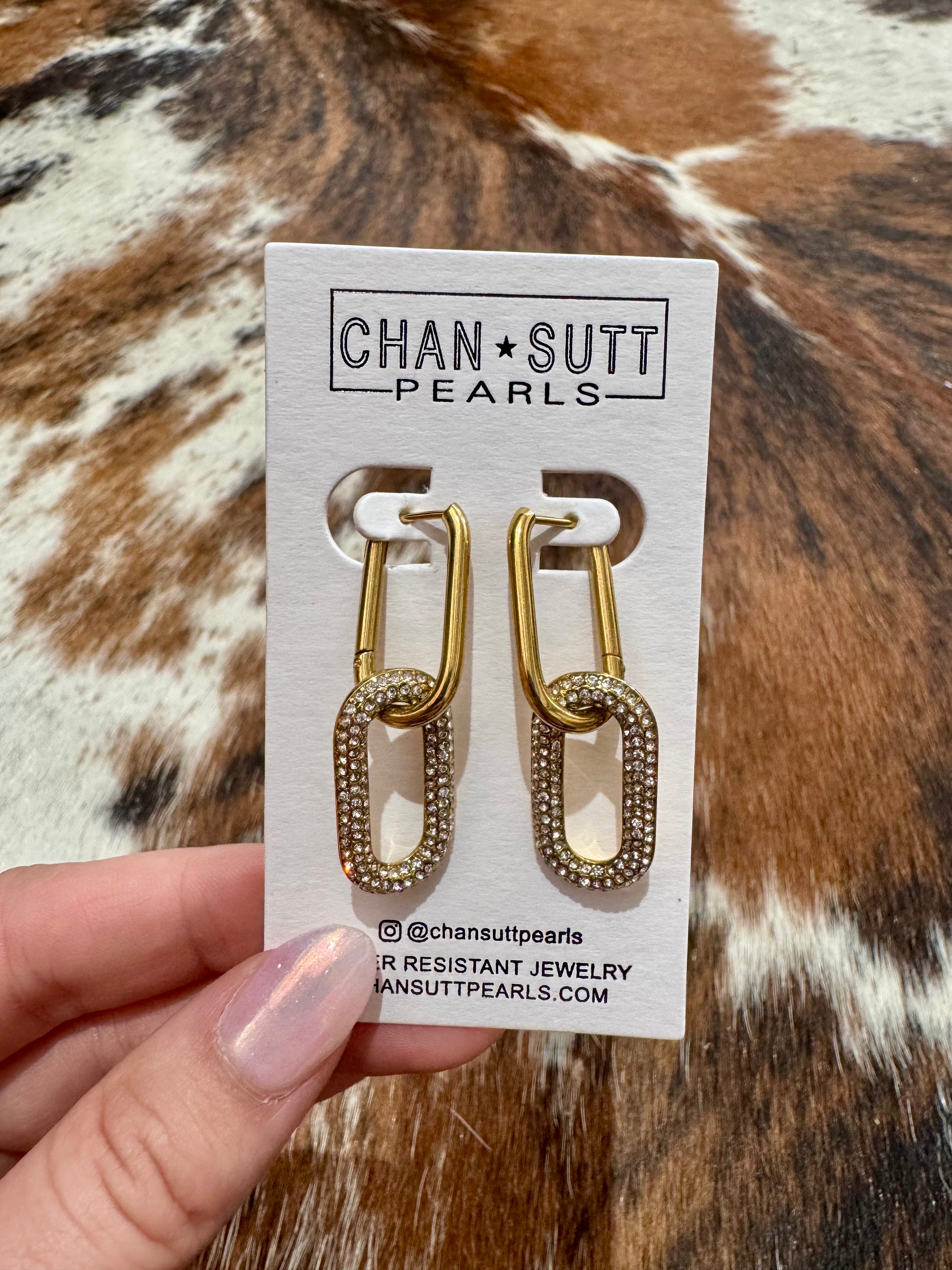 Chansutt Pearls Lily Earrings