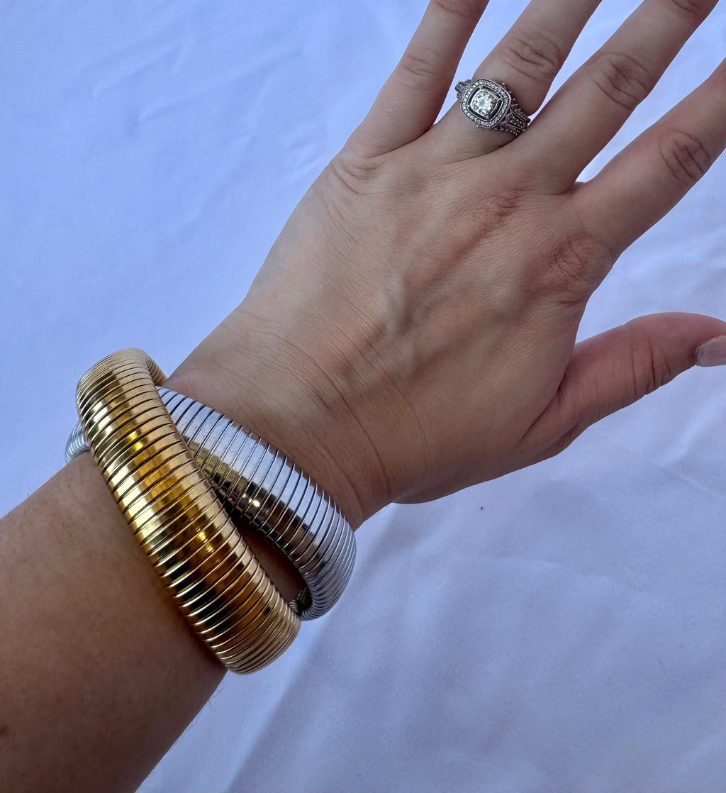 Chansutt Pearls Thin Twist Emma Bracelet