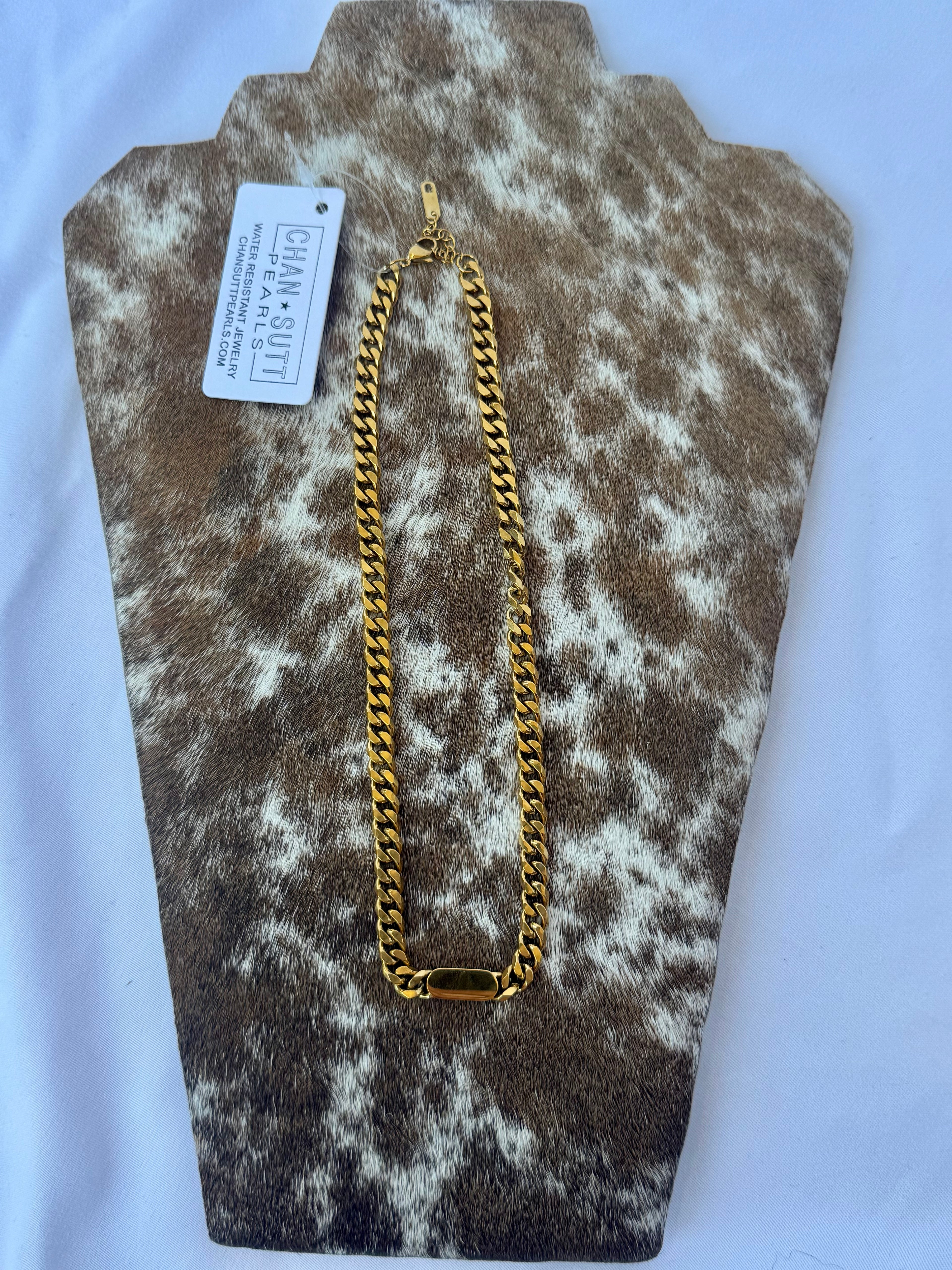 Chansutt Pearls Gold Pendant Necklace