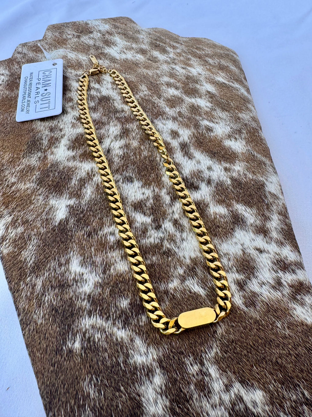 Chansutt Pearls Gold Pendant Necklace