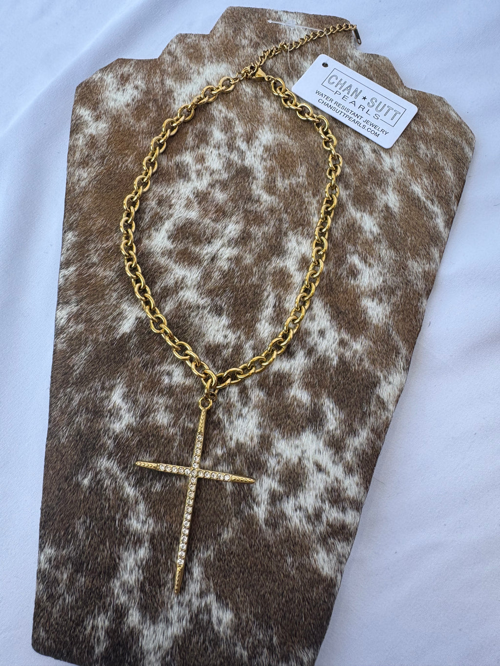 Chansutt Pearls Luxe Cross Necklace
