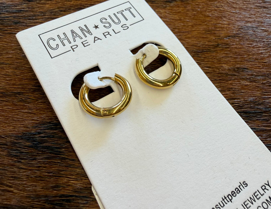 Chansutt Pearls Gold Huggies